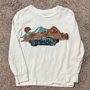 Tommy Bahama White Long Sleeve Tee with Car and Mountain Graphic size 5/6